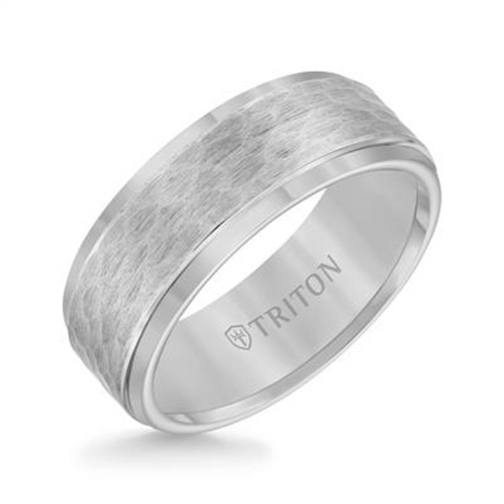 Triton Tungsten Carbide Step Edge Comfort Fit Band with Center Hammered Texture – 8mm