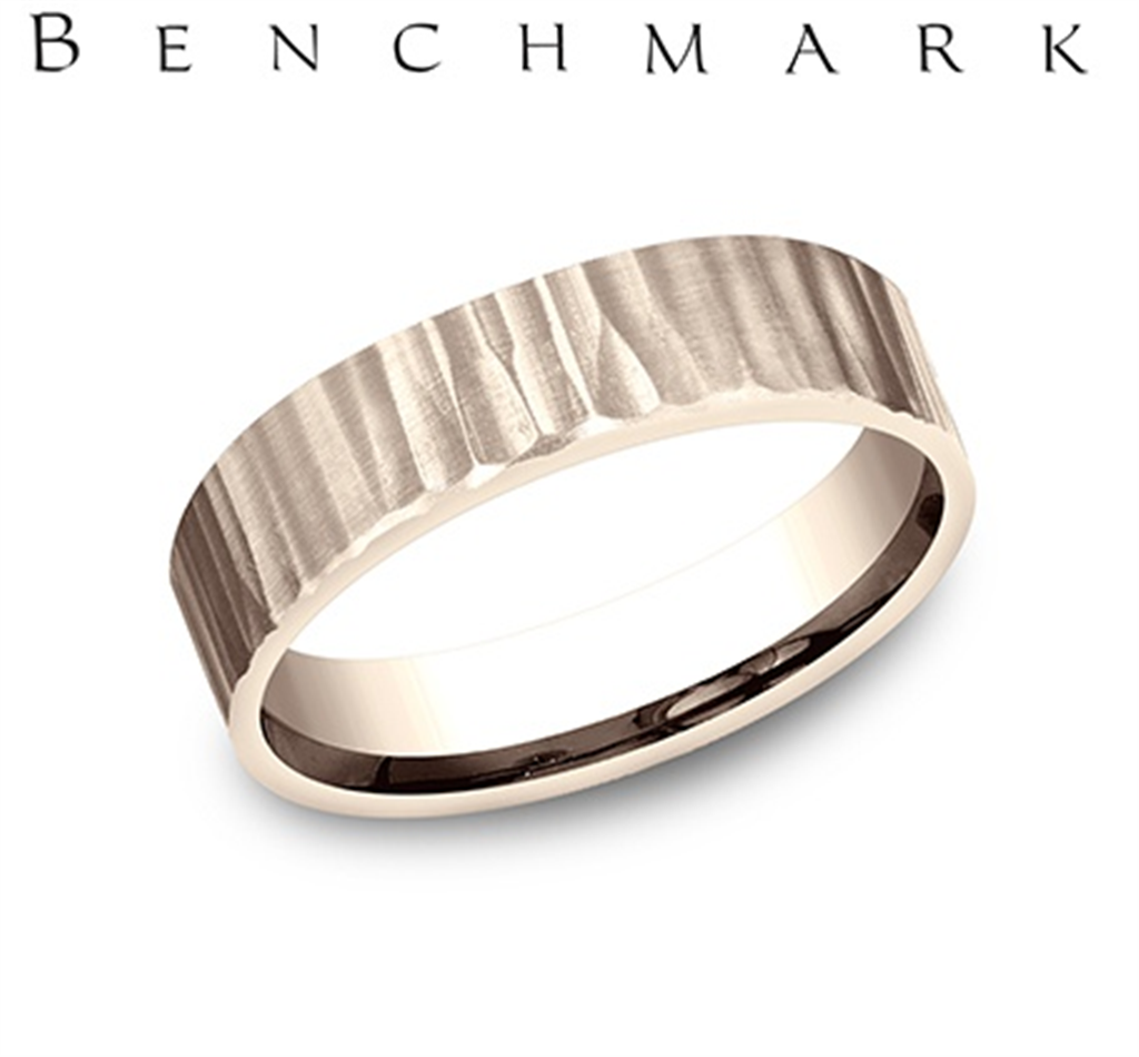 Benchmark 14K Rose Gold Men’s Vertical Hammered Wedding Band – 5mm