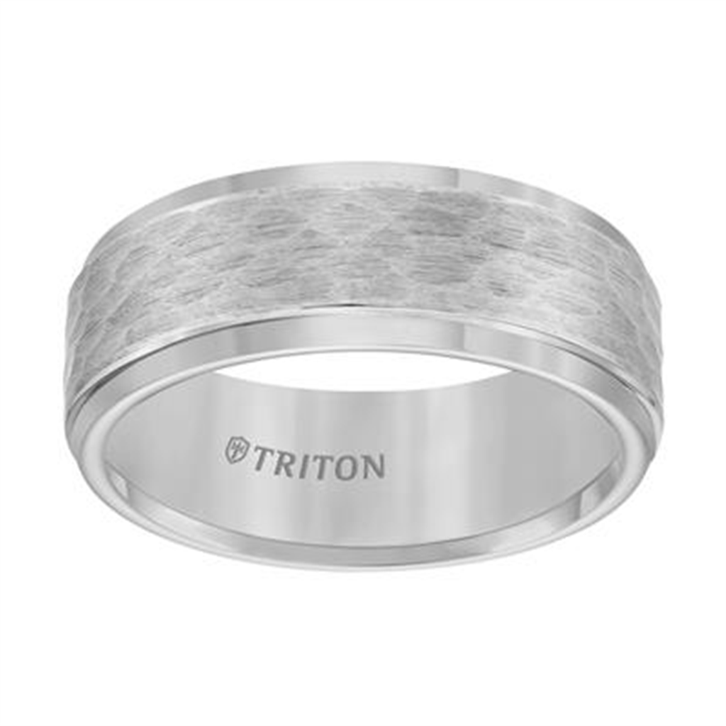 Triton Tungsten Carbide Step Edge Comfort Fit Band with Center Hammered Texture – 8mm