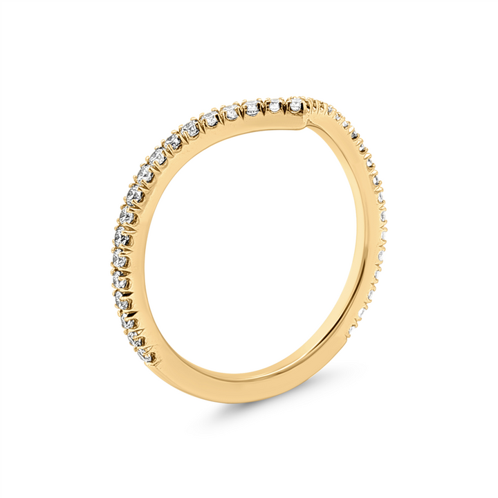 14K Yellow Gold Round Natural Diamond Slight Chevron Wedding Band