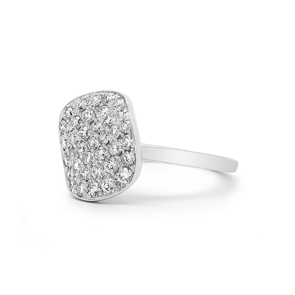 14K White Gold Pavé Wavy Disc Ring – 0.90ctw.