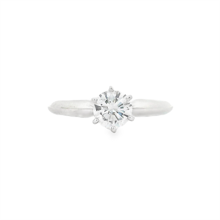 18K White Gold Solitaire Engagement Ring – 0.50ct Round Diamond E/SI1