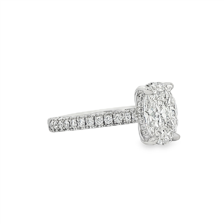 18K White Gold Diamond Sidestone Semi-Mount Ring - 0.77ctw.