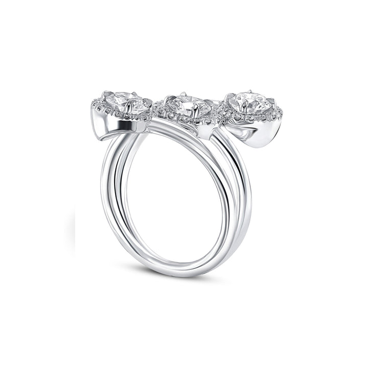 18K White Gold 3 Stone Ring